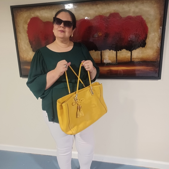 Meet your Posher, Isela - Picture 4 of 7